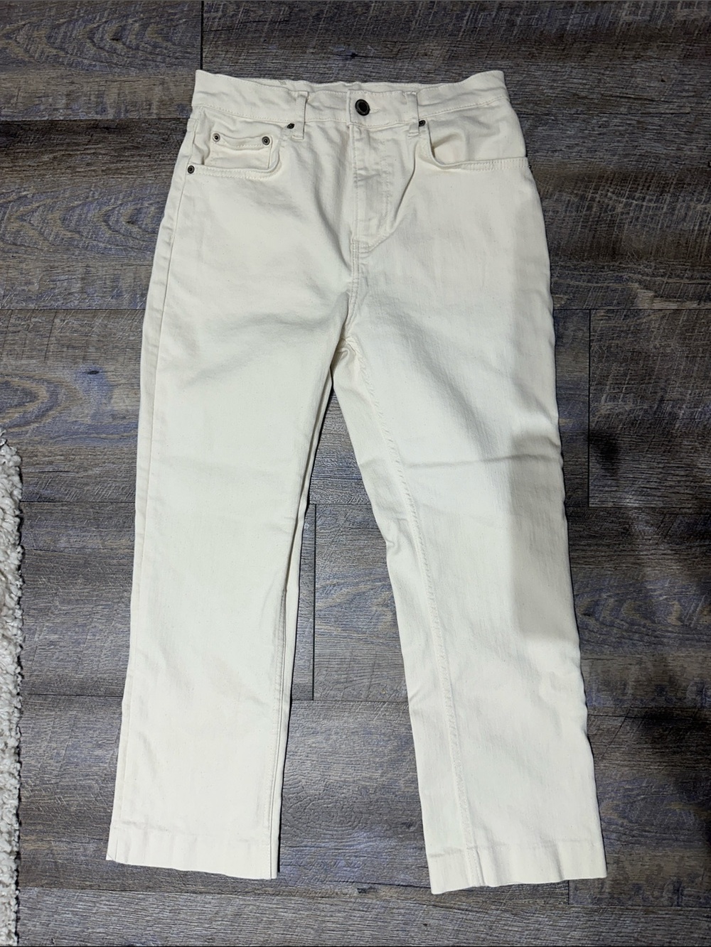 Zara Women's Cropped Jeans in Cream